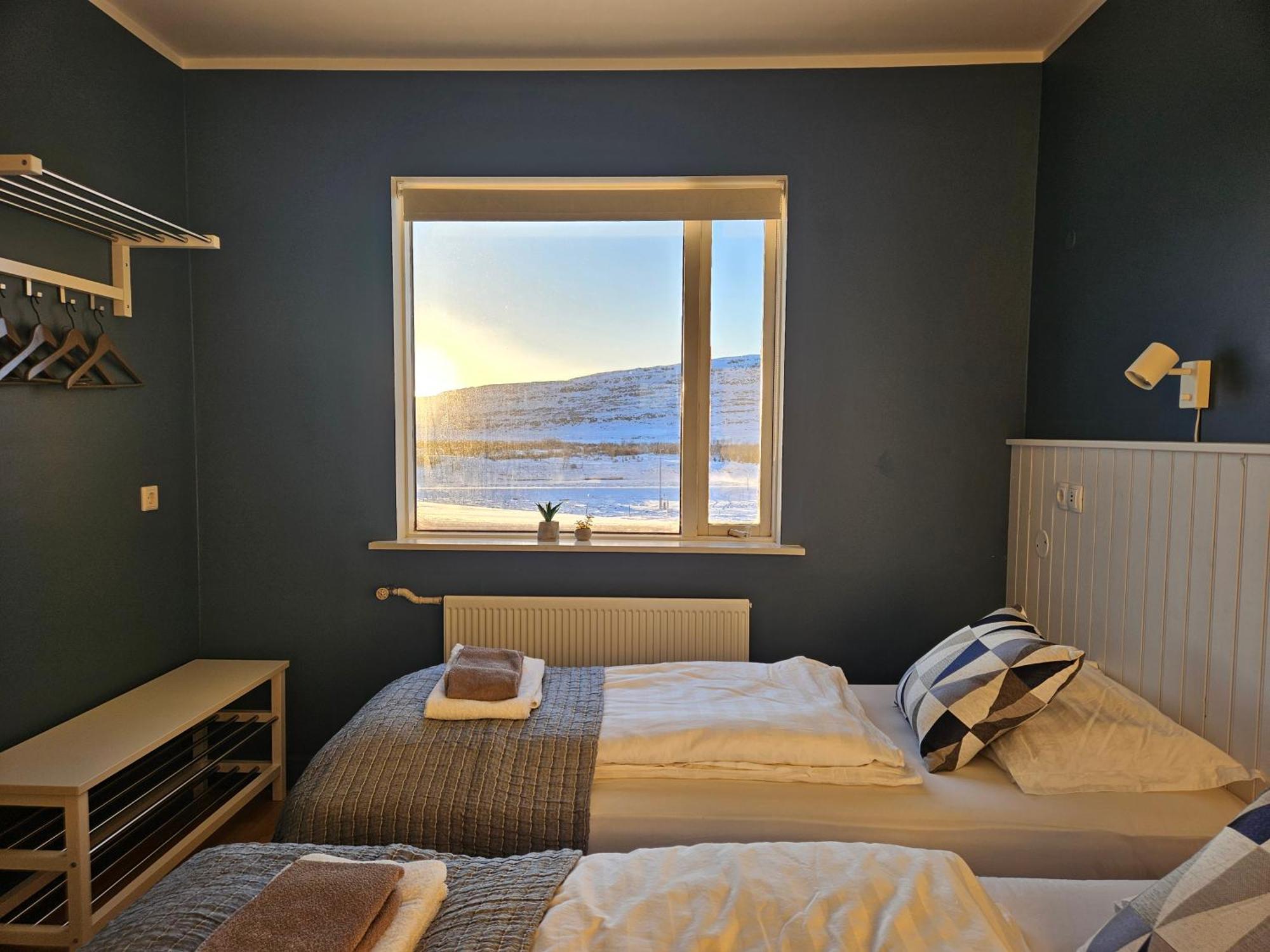 Hotel Laugarholl With Natural Hot Spring Holmavik Exterior photo